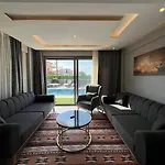 Oezel Havuzlu Villa Ruezgar