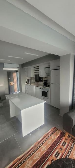 Oezel Havuzlu Ruezgar Villa *